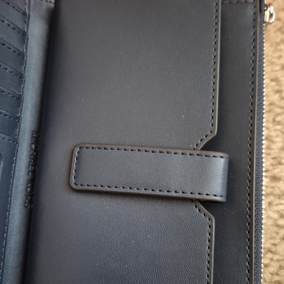 GREAT CONDITION...Michael Kors Gray/Black Signature Tote with Matching Wristlet - Picture 16 of 16